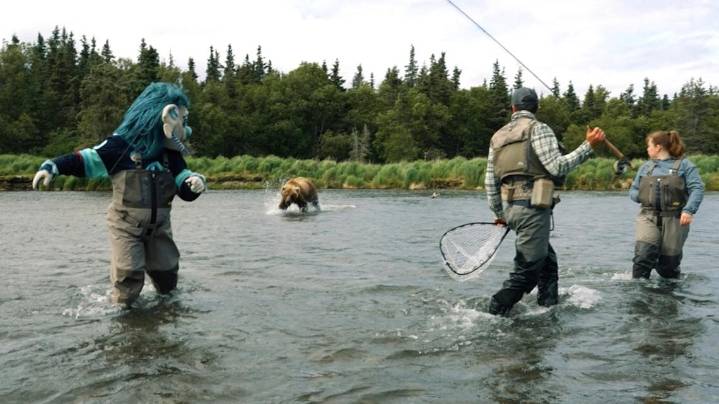 Alaskan bear encounter with Kraken mascot caught on video