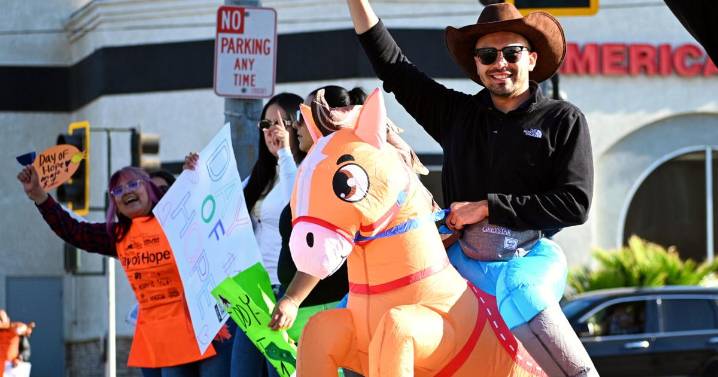 Volunteers, donors celebrate hope Wednesday during Mission Hope fundraiser