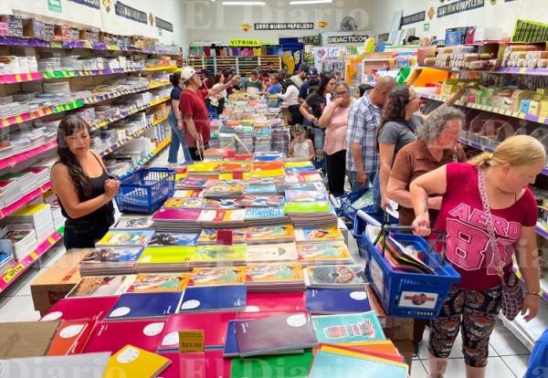 Abarrotado el Centro por el regreso a clases
