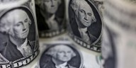 El dólar saltó hasta $ 1.370 y se reinstala el temor a que vaya a testear el techo de la banda cambiaria