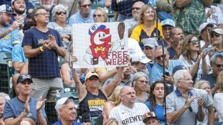 Milwaukee chain offers free burgers after Brewers win 12 straight