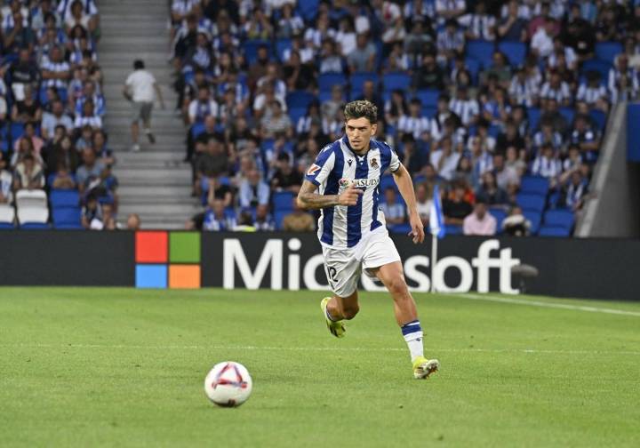 Los deberes del Real Oviedo en la última semana del mercado de fichajes