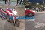 Una familia cayó de la moto tras derrapar por combustible en el asfalto