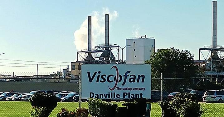 Union workers stand up for their rights against Viscofan