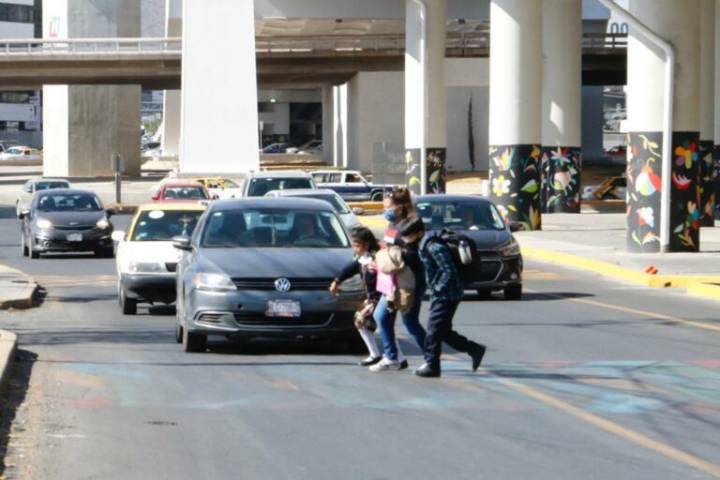 Glorieta 24 Horas: La jungla urbana donde los peatones luchan por su vida