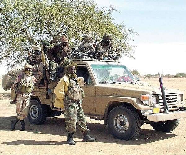 Jihadists attack two military positions in Mali