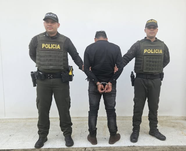 En La Chaparrera, Policía captura a hombre buscado por porte ilegal de armas