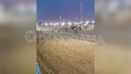 Impactante video: así fue el choque múltiple en la carrera de motos de Colonia Dora que terminó con la muerte de un joven piloto