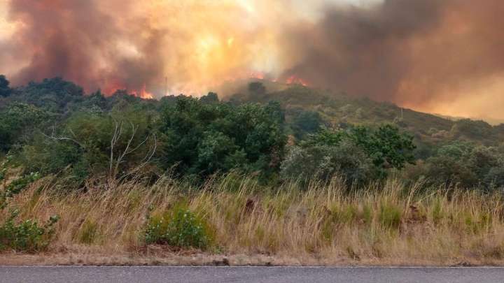 Preocupación por el viento en el incendio de Las Médulas, en León: Carucedo pedirá la declaración de la zona catastrófica