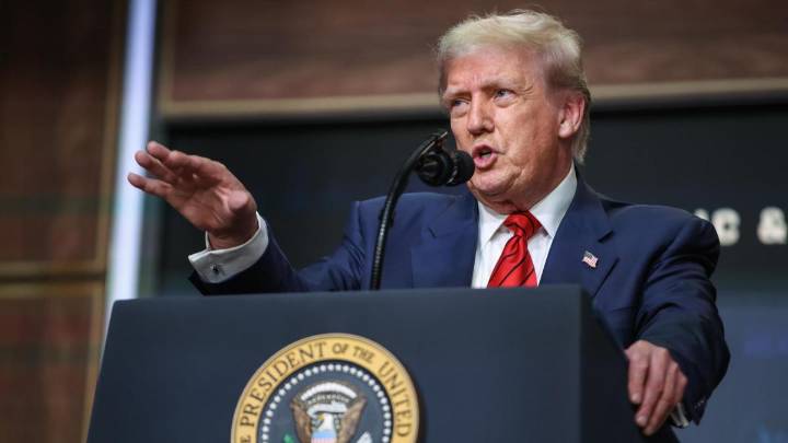 Trump amenaza con un arancel del 35 % a la UE si no invierte 600.000 millones de euros en EE.UU