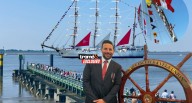 B.A.P. Unión en Alemania: Claudio Pizarro entre visitantes del buque que lleva el ‘corazón del Perú al mundo’ Buque de la Marina muestra a europeos nuestra gastronomía, danzas, textilería de alpaca, q