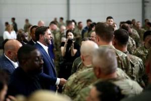 Vance visits US troops during UK trip