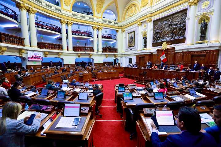 Pleno del Congreso verá moción contra Daniel Quintero y proyectos clave en debate