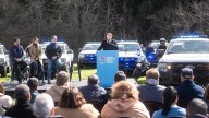 Lomas de Zamora: Otermín presentó nuevos patrulleros y motos para la Policía