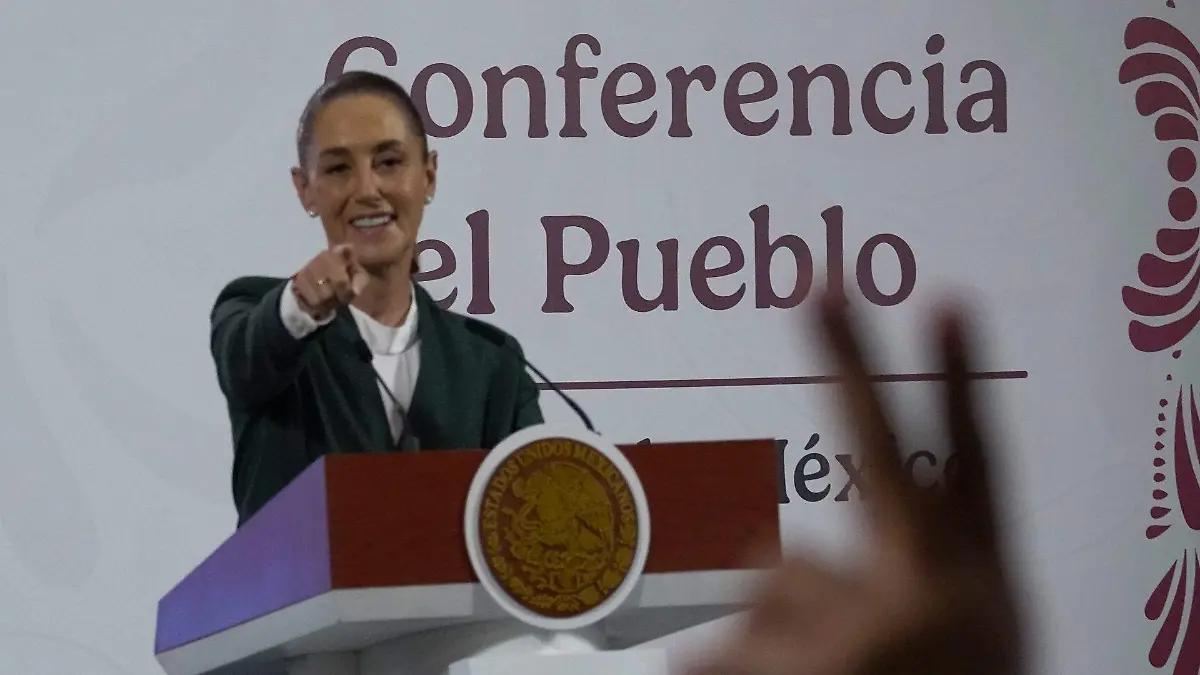 “No estamos pensando en subir impuestos”, asegura Sheinbaum