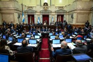 Senadores se reúnen esta tarde para definir la fecha de una sesión