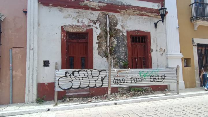 Descuidan fachadas del Centro Histórico