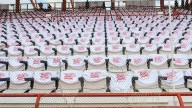 Tapizan de blanco con playeras conmemorativas en el Estadio Juárez