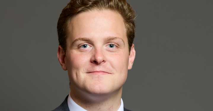 Labour Reinstates MP Suspended Over Offensive Whats App Messages