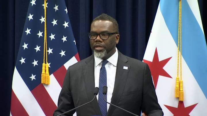 LIVE: Chicago Mayor Johnson to sign executive order