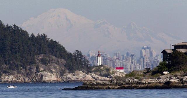 Transportation Safety Board sends investigators to B.C. after tour boat runs aground