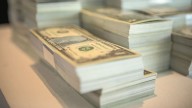 El dólar blue logró estabilidad este 20 de agosto y las reservas del Banco Central marcaron una leve baja