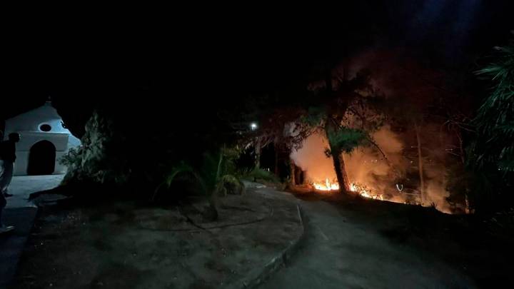 Denuncian un incendio provocado para dañar el patrimonio de la Hermandad del Calvario de Marbella