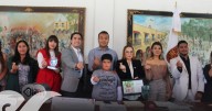 Roberto Solís y Shamy Spezia firman convenio para cirugías de labio leporino y paladar hendido
