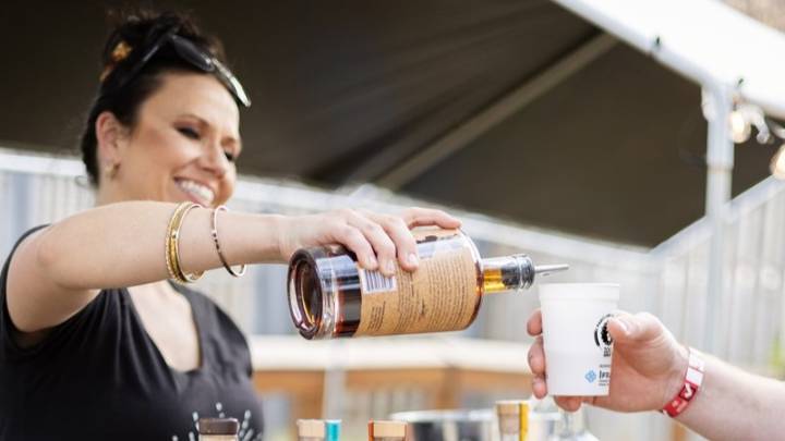 Local drinks and live music at Little Rock Zoo to benefit animal programs