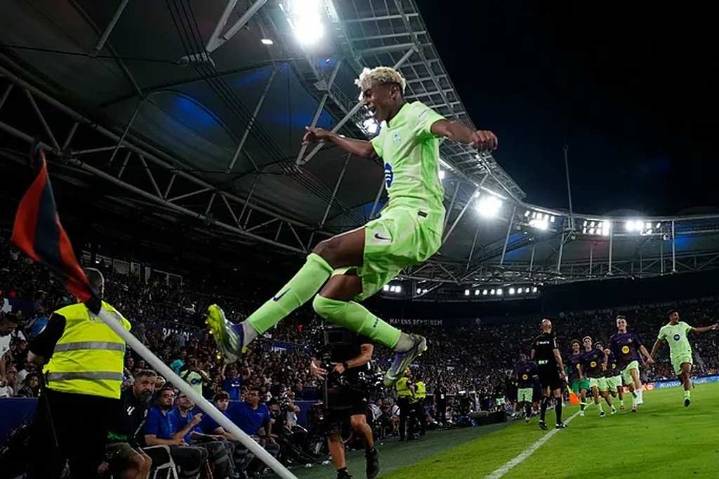Barcelona ganó in extremis en Liga española