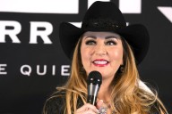 Alicia Villarreal confirma romance con el influencer Cibad Hernández