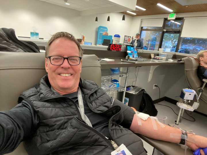 Lynnwood Bloodworks is in dire need of donors, amid ‘100 Deadliest Days’