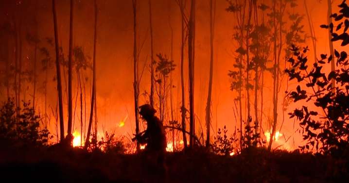 Marruecos ayuda a Portugal con aviones antiincendios para sofocar las llamas