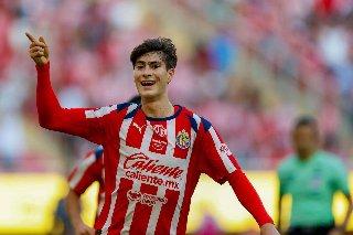 Chivas lleva la delantera a FC Juárez con gol de Isaac Brizuela en el Apertura 2025