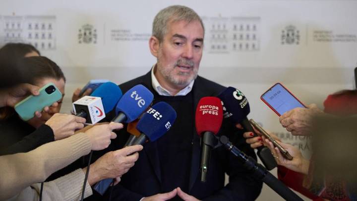 Clavijo ve "improvisación" en el Gobierno para el traslado de los menores migrantes asilados