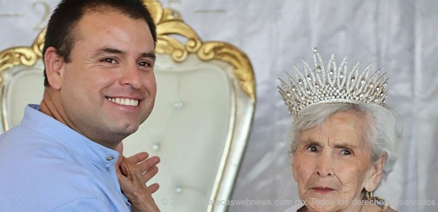 MIGUEL VARELA CORONA A OTILIA l COMO REINA DE LAS PERSONAS ADULTAS MAYORES 2025