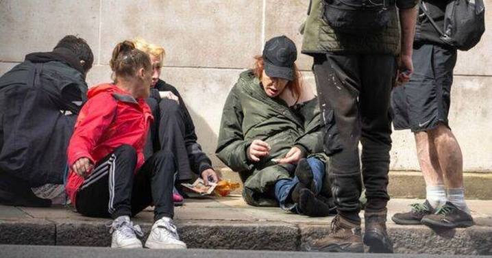 London's poshest neighbourhood turns into 'zombie' hotspot as locals too scared to leave