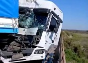 Fuerte choque entre camiones dejó un chofer chaqueño herido en la Ruta Nacional Nº11