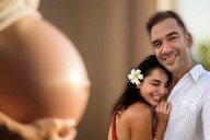 ¡No es uno, son dos! Martha Higareda y Lewis Howes esperan gemelos