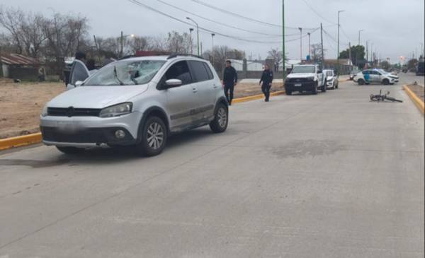 Otra víctima del tránsito en la Región: murió un ciclista embestido en Camino Rivadavia