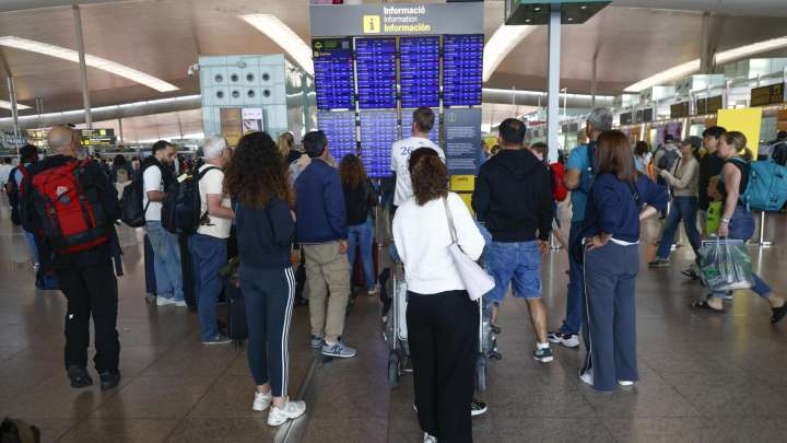 Una cuarentena de vuelos cancelados en el aeropuerto de El Prat por el mal tiempo