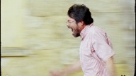 “Decidí convertir mis frustraciones en comedia”: Simón Mesa, director colombiano que estrena su película ‘Un poeta’