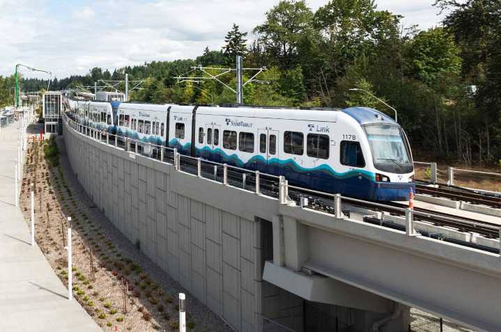 Light rail passenger service to Kent, Federal Way starts Dec. 6