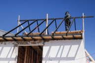 Reconstrucción tras megaincendio de 2024 en región de Valparaíso: aseguran que mundo narco intervino y financió obras en algunos sectores