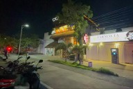 Violencia en Tulum: Comando armado ejecuta a dos hombres en bar del centro