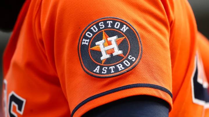 Astros DFA pitcher, call up rookie on Saturday