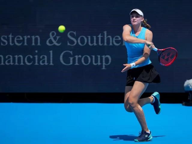 Sabalenka and Gauff crash out in Cincinnati as Alcaraz survives to reach semis