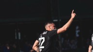 Riestra goleó a Sarmiento 3-0 y está cuarto en la Zona "B"