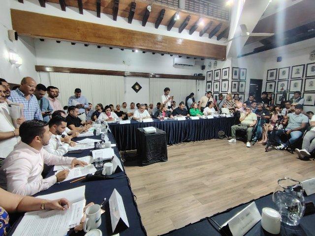 Furor en Vallarta por la posible aplicación de parquímetros en el centro del puerto
