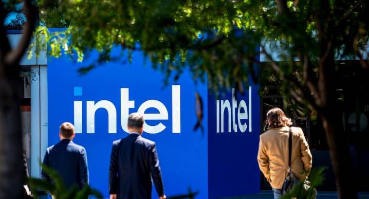 Trump: Estados Unidos ya “posee y controla” el 10% de Intel